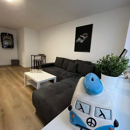 Zentrales Und Renoviertes Naehe Medienhafen Mit Balkon Dusseldorf