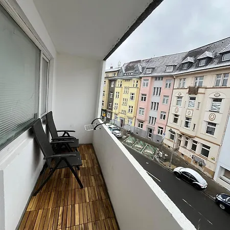 Zentrales Und Renoviertes Naehe Medienhafen Mit Balkon Apartment Dusseldorf