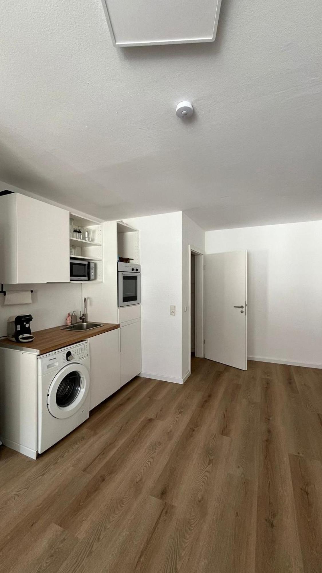 Zentrales Und Renoviertes Nähe Medienhafen Mit Balkon Apartment *