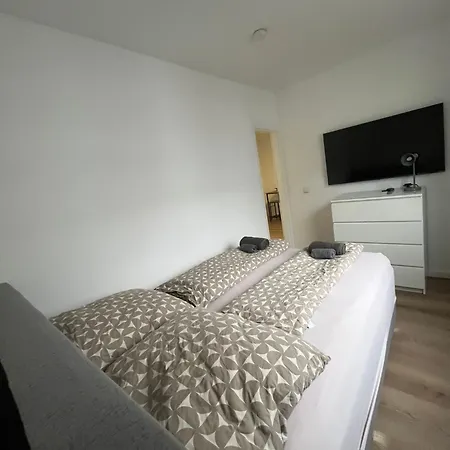 Appartement Zentrales Und Renoviertes Naehe Medienhafen Mit Balkon Düsseldorf