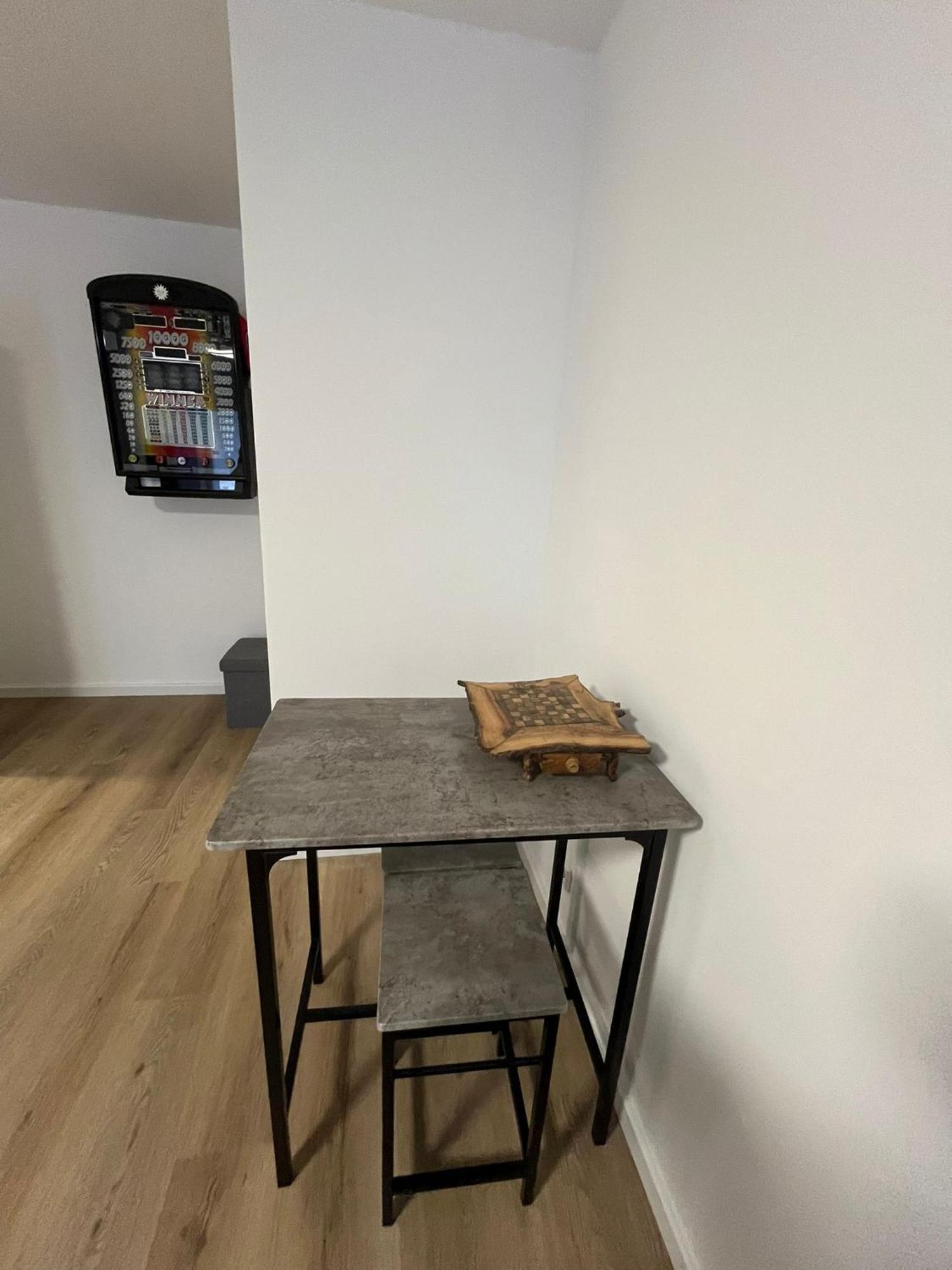 Zentrales Und Renoviertes Naehe Medienhafen Mit Balkon