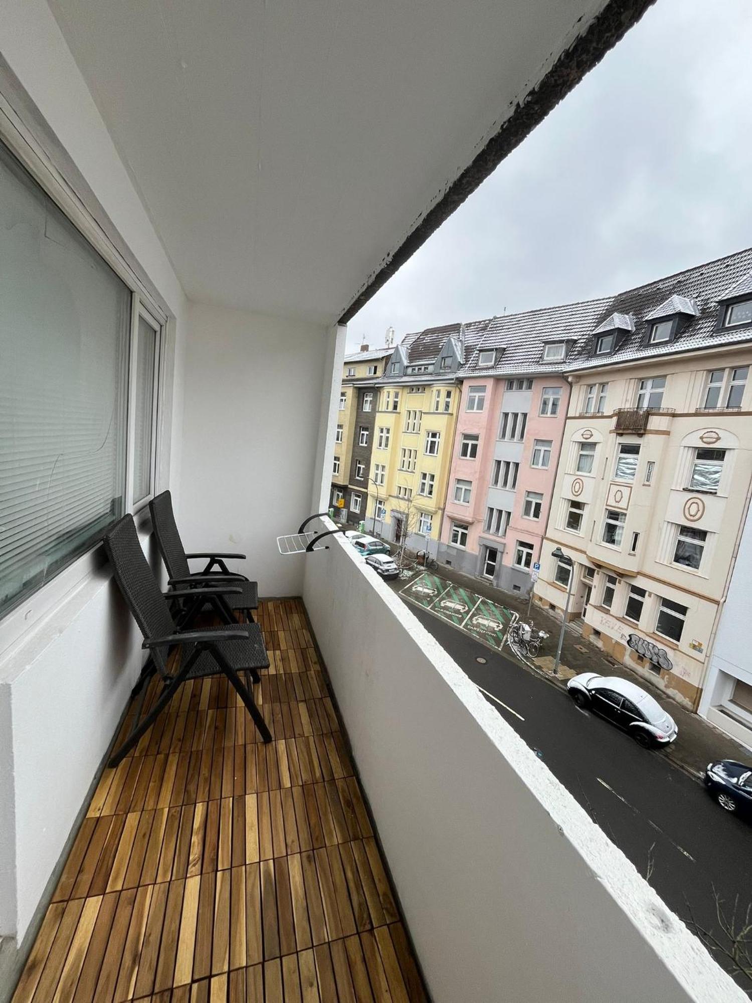 Zentrales Und Renoviertes Naehe Medienhafen Mit Balkon Appartement Düsseldorf