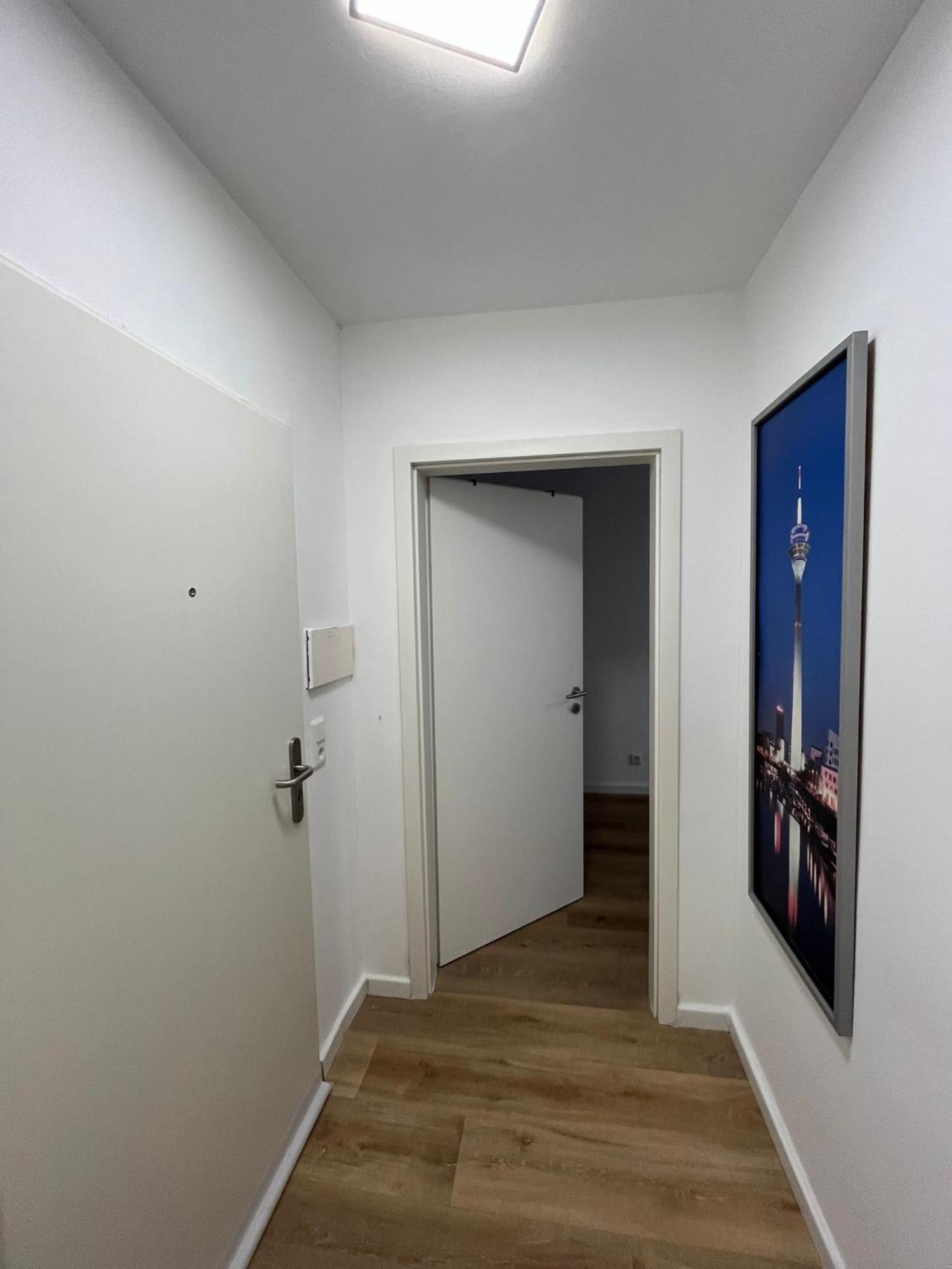 Zentrales Und Renoviertes Naehe Medienhafen Mit Balkon Appartement Düsseldorf